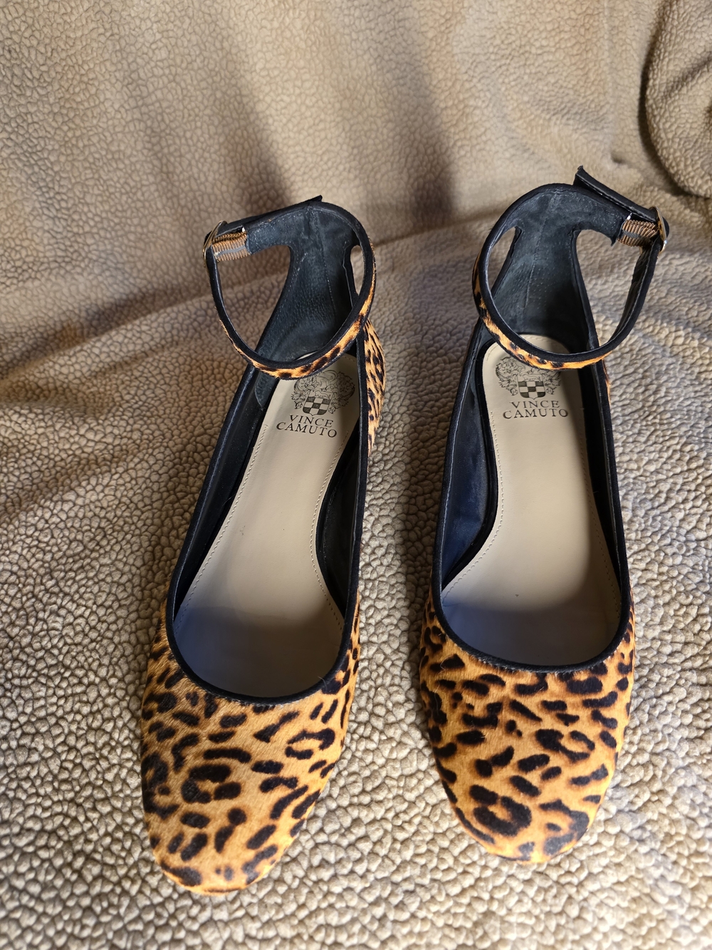 Vince Camuto Attera Leopard Print Calf Hair Ankle Strap Flats Size 9